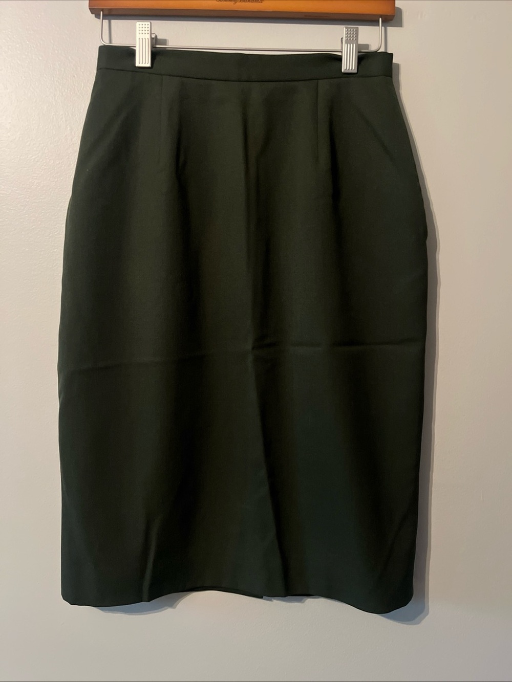 Women’s 100% Wool Dark Olive Green Midi Pencil Skirt Size 6 Made In USA